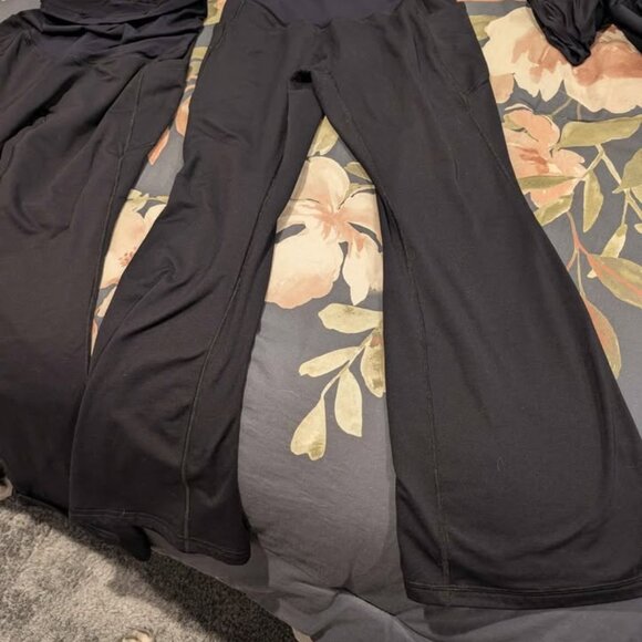 Lot of XL Maternity Leggings, Pants, Jeans - Picture 6 of 8